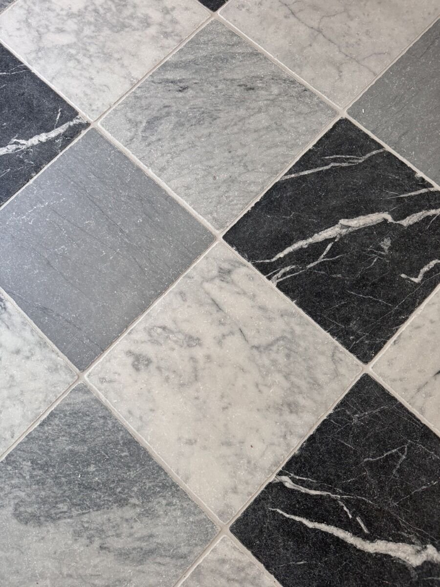 Checkerboard Carrara, Nero Marquina and Grey Bardiglio Tumbled 12